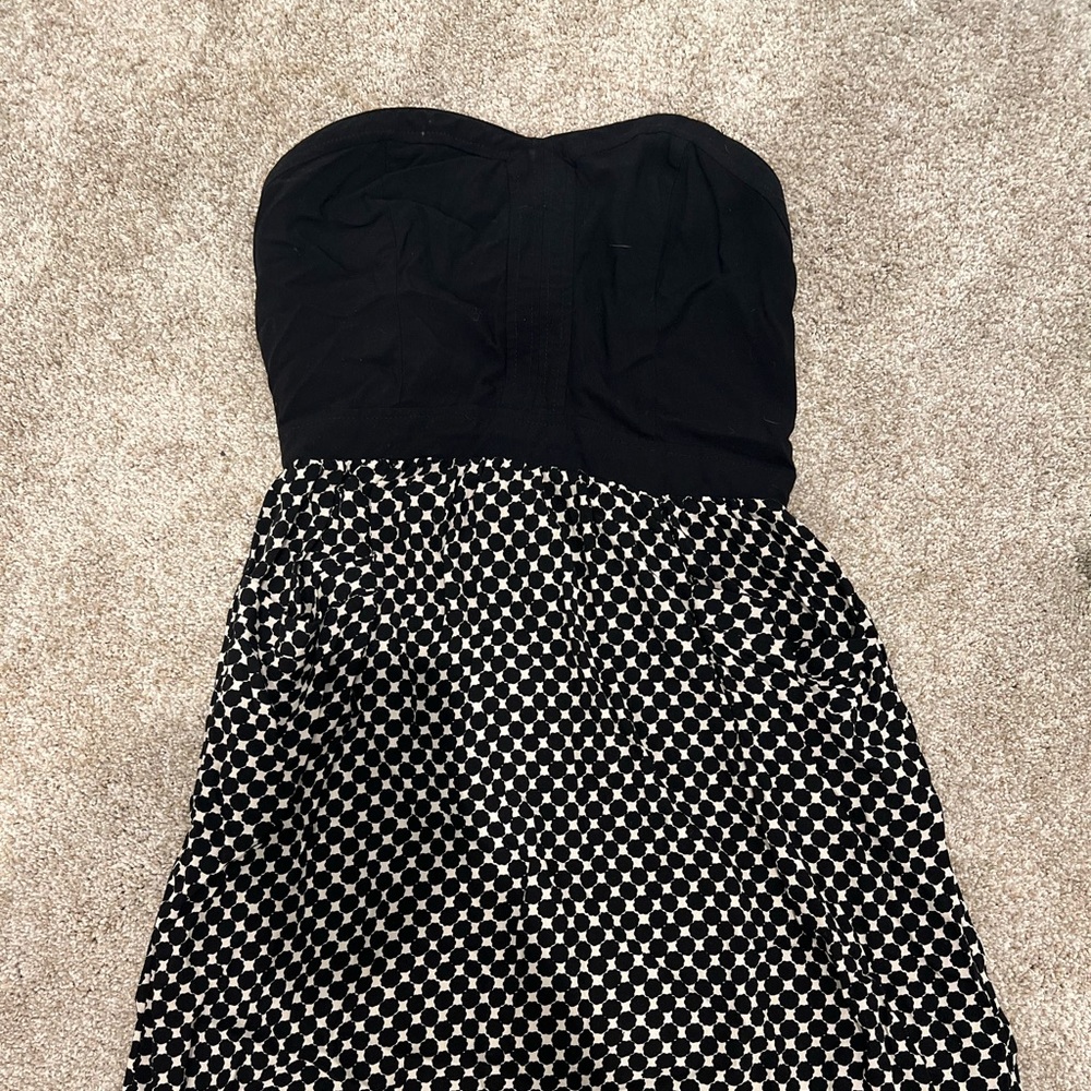 Black white strapless dress!